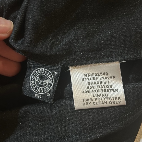 Laundry by Shelli Segal Black Dress asymmetrical strappy front. NIOP. 10P - Picture 7 of 11